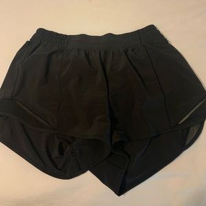 Lululemon Hotty hots 4in